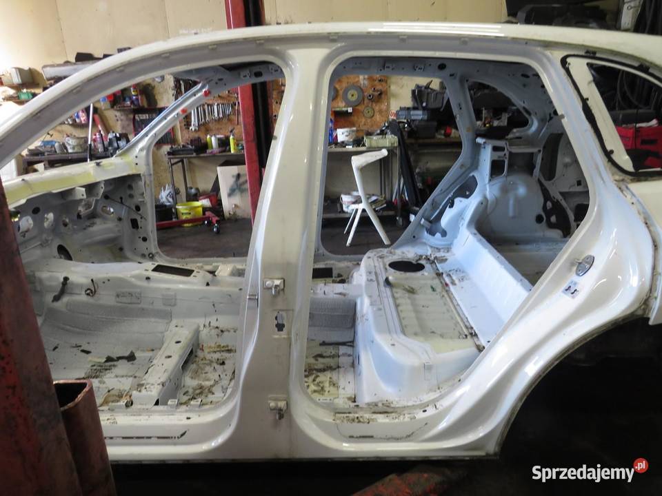 PRÓG SŁUPEK LEWY BOK LY9C AUDI Q5 8R