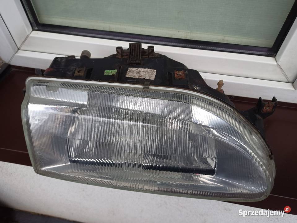 Renault 19 PH2 lampa przednia prawa reflektor Lampy przednie Sieradz