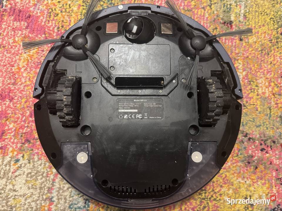 Odkurzacz autonomiczny samojezdny ze stacją