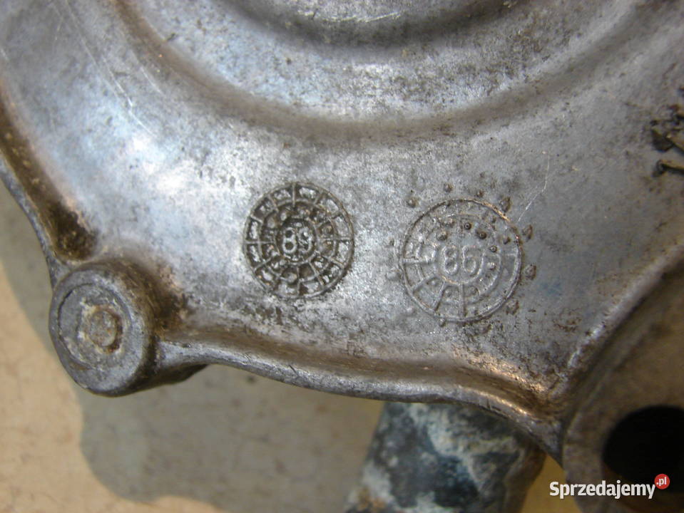 Pompa wody Fiat 125p z PRLu Starogard Gdański