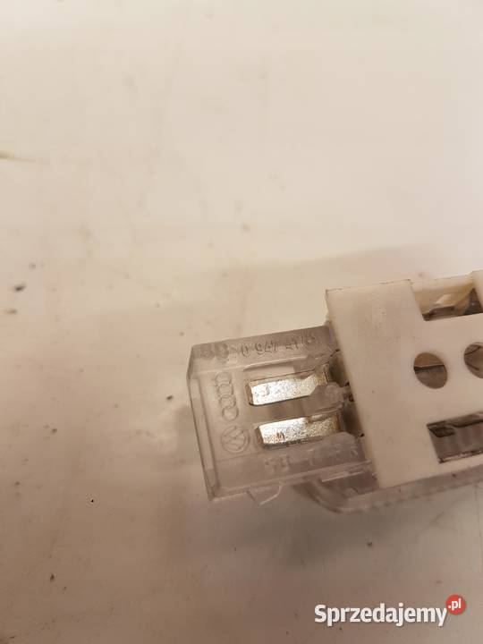 LAMPKA OŚWIETLENIE KABINY AUDI A4 B8 A5