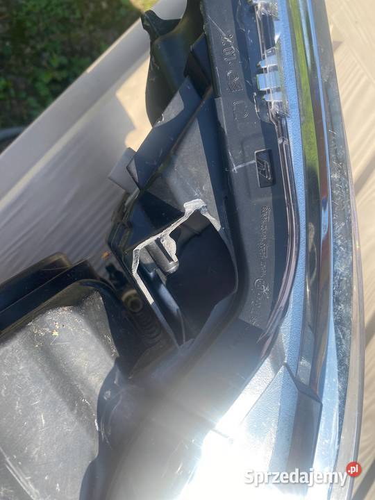 TOYOTA AURIS MK2 lampa lewa 8115002K40 Dębica