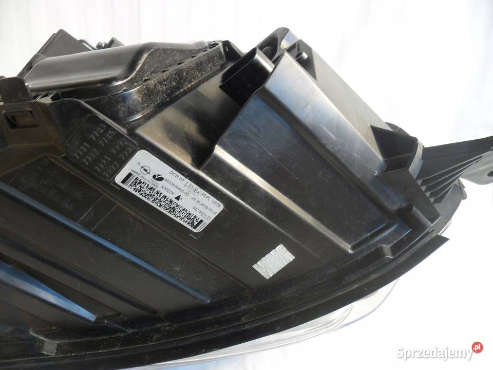 Opel Vivaro III Citroen Jumpy xenon lampa prawa