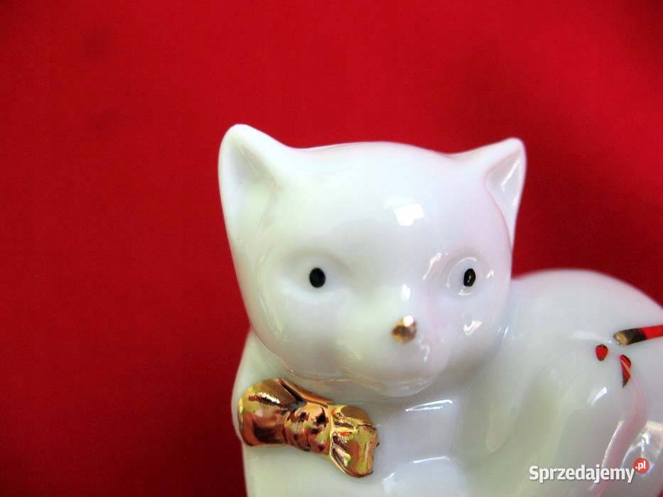 Kot mały kotek z piłką porcelana figurka 5 x 7 x Wyposażenie wnętrz Siedlce