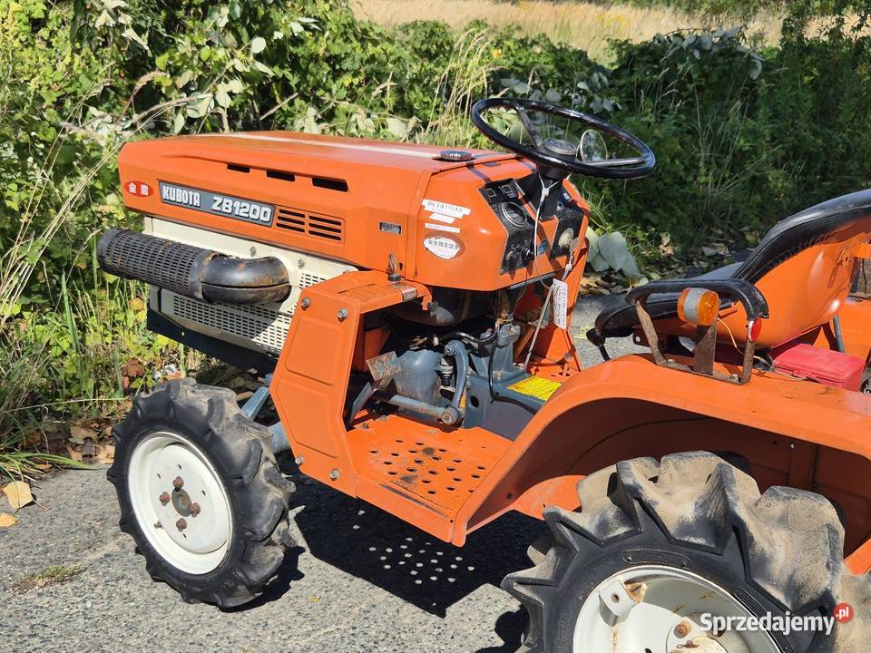 Traktorek traktor KUBOTA B1200D 12 44 Napęd 4x4 Małuszyn
