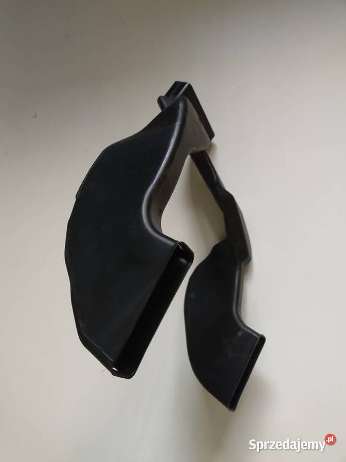 Kanał wentylacyjny konsoli środkowej AKlasa Katowice