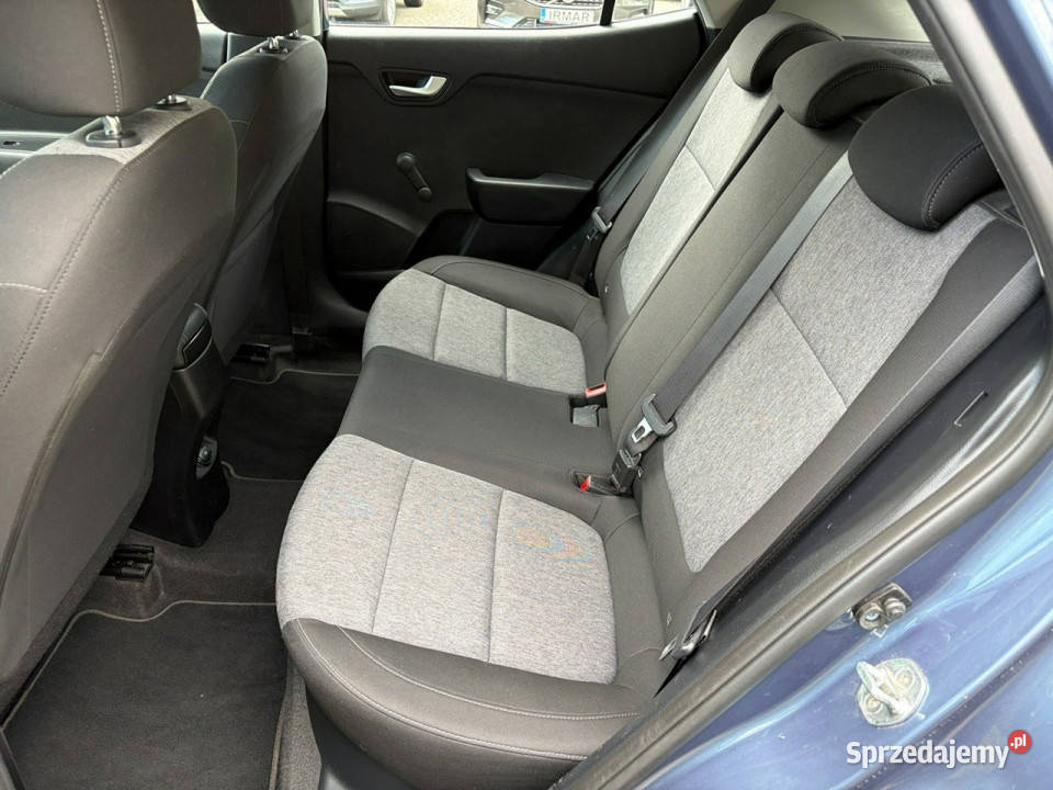 Kia Stonic Kamera cofania CarPlay Relingi Hak niebieski Lipówki
