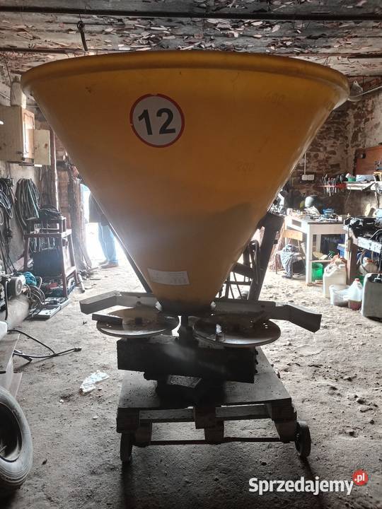 Rozsiewacz nawozu dwutalerzowy 500 l Prosna