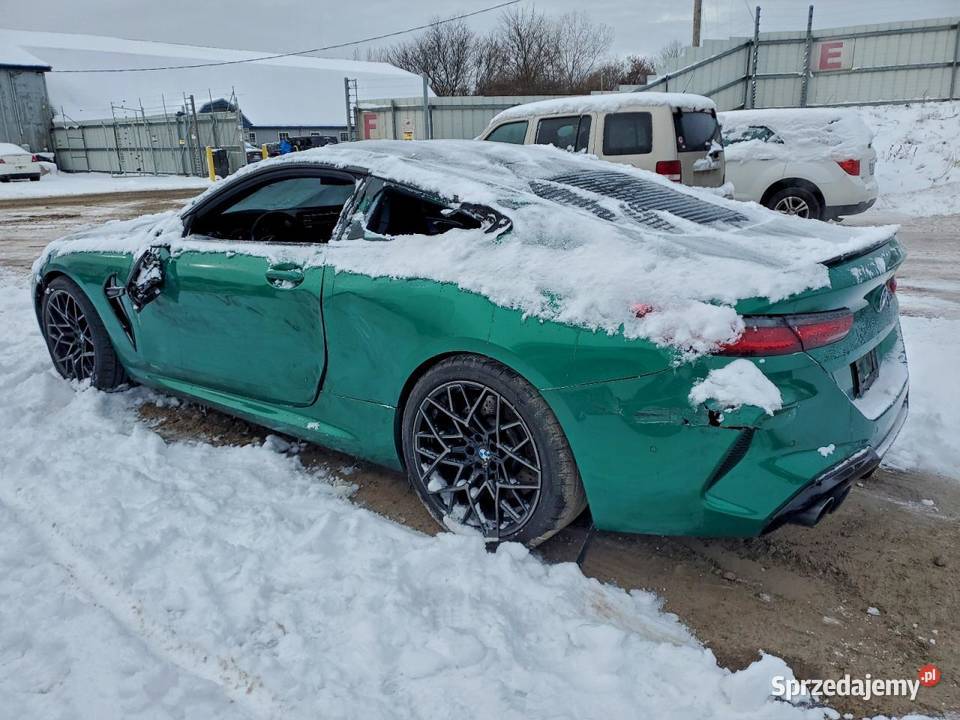 2022 BMW M8 uszkodzony