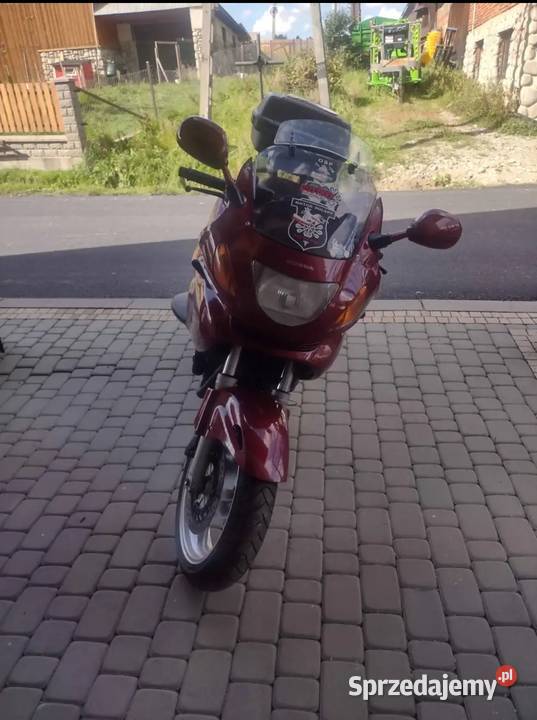 Honda NVT 650 650cm3 Poronin