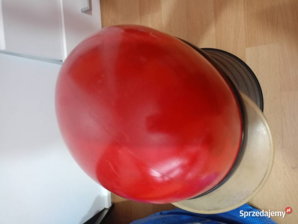Kask orzeszek z daszkiem Świerczów