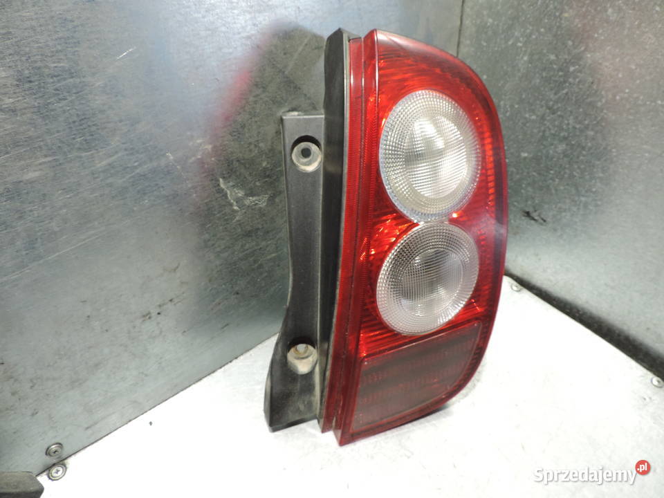 LAMPA PRAWY TYŁ TYLNA NISSAN MICRA K12 3D HB Rok produkcji 2004 Oświetlenie Nowy Sącz