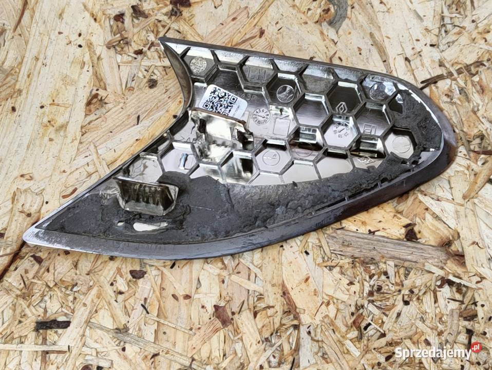 Znaczek Emblemat na Błotnik Lewy Przód Renault Pleszew