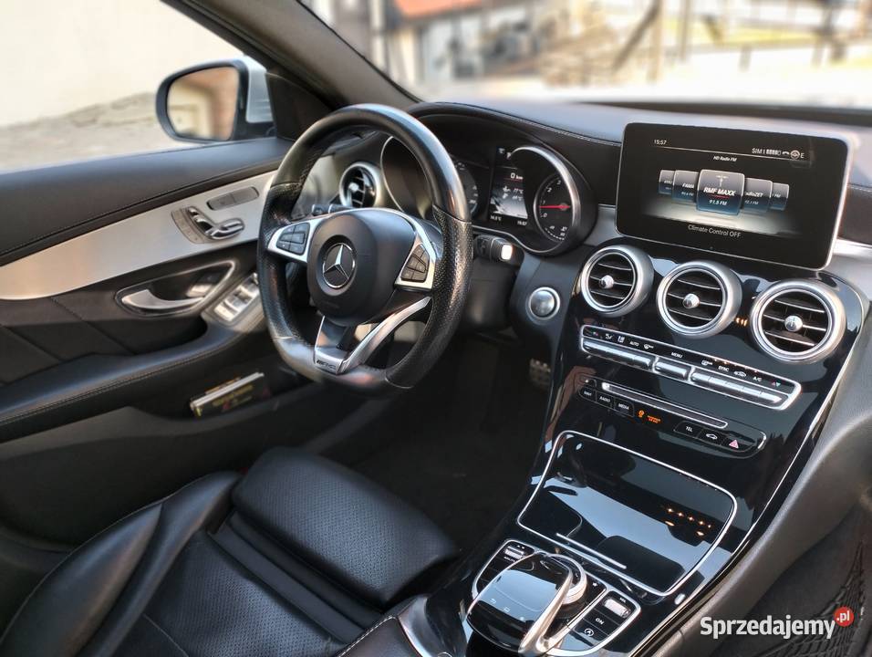 MercedesBenz C300 AMG Line 4Matic Piękny i gniazdo USB