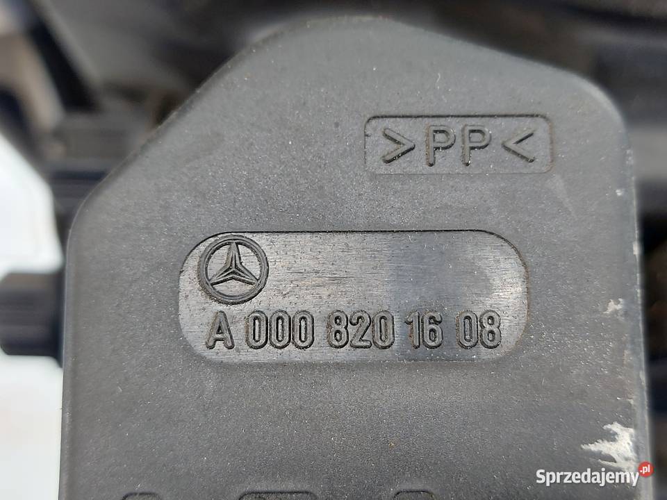 MERCEDES CLS C219 09r lampa prawa przód Kielce