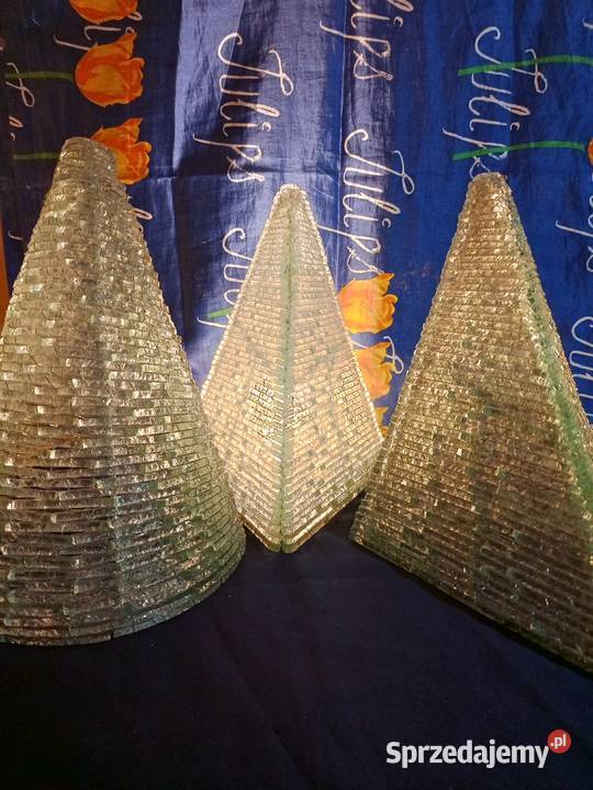 Lampa w kształcie piramidy ze szkła Łata 7080 Gdańsk