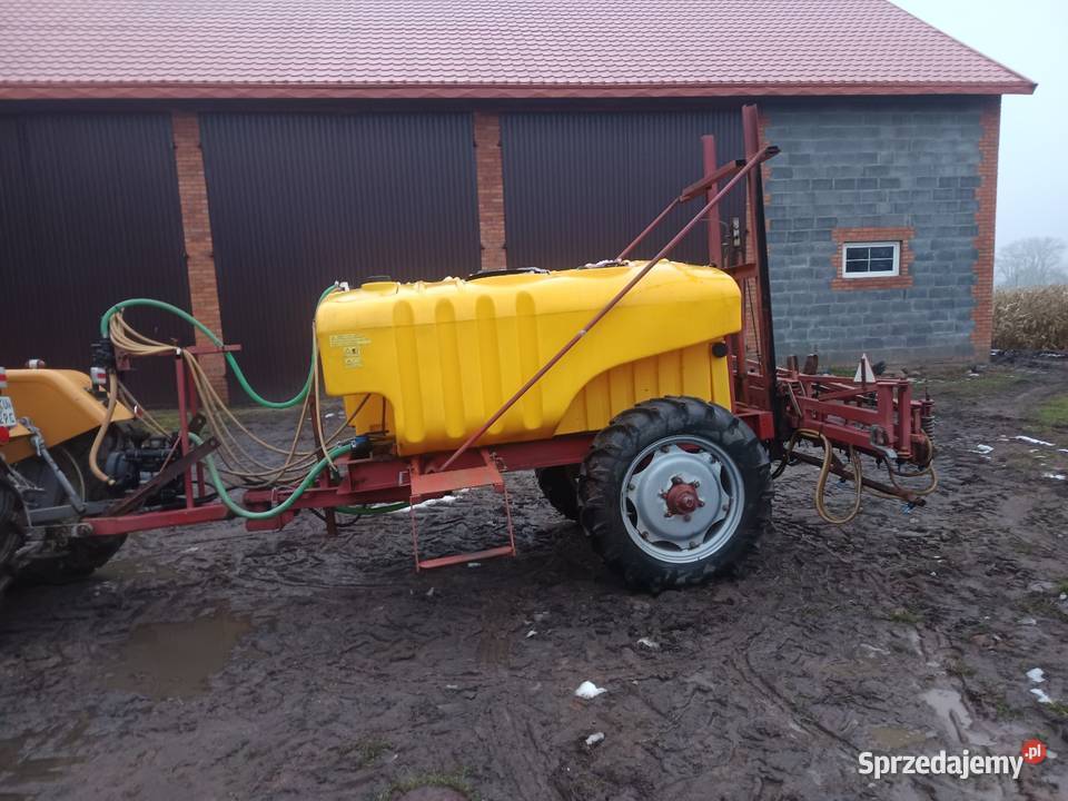 Opryskiwacz ciagany 1500 litrów belka 15m pilmet Kutno