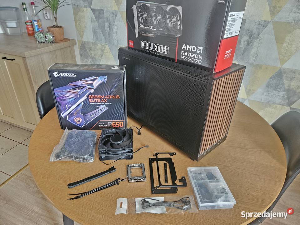 Komputer Gamingowy z drewnianym akcentem Ryzen Reda