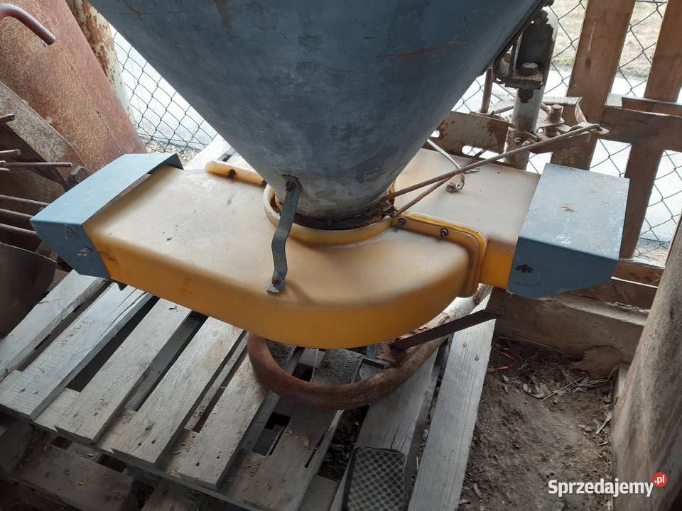 Przystawka sadownicza do rozsiewacza nawozów Janów Lubelski