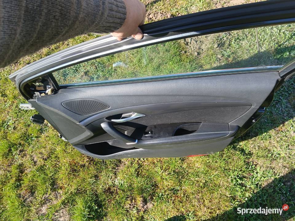 Drzwi Prawy przód kompletne Hyundai i40 lak S6G Drzwi Radłów sprzedam