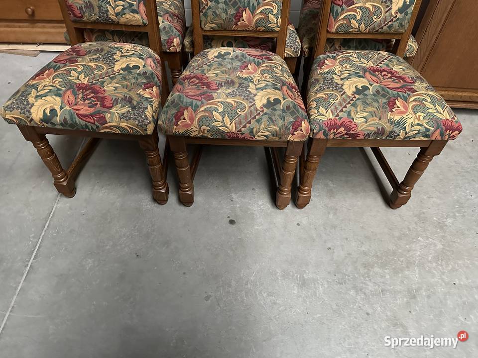 Dębowe krzesła z tapicerką w kwiaty Sławoszewek