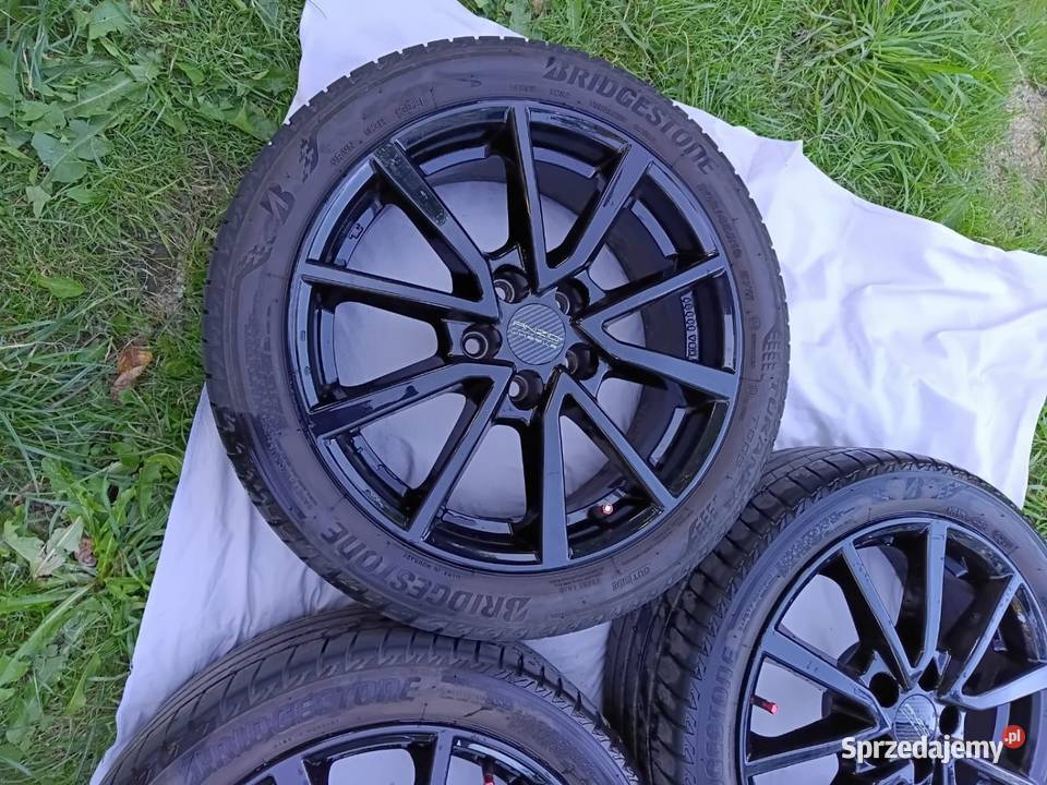 Felgi aluminiowe z oponami R16 Samochodowe