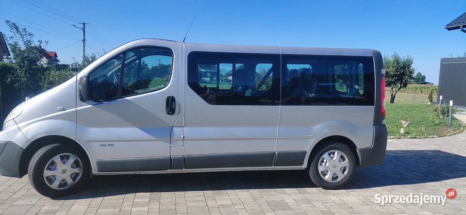 Renault Trafic 9 os nieuszkodzony Mielec