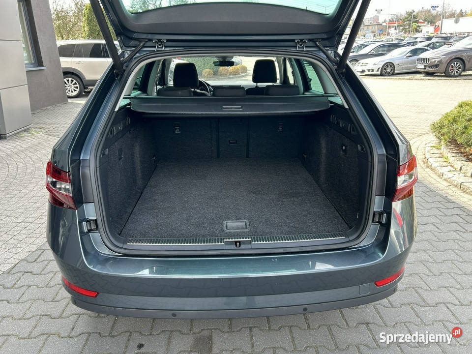 koda Superb led bixenon nawigacja DSG podgrz fot nieuszkodzony