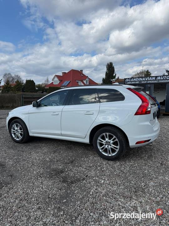 Volvo XC60 Salon 20D3 Panorama Dach BiXenon Nowy Reda
