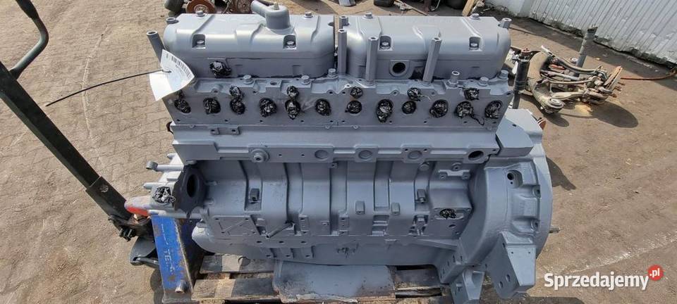 SILNIK SŁUPEK VALTRA S323 S 323 X24927 2011 Lipno
