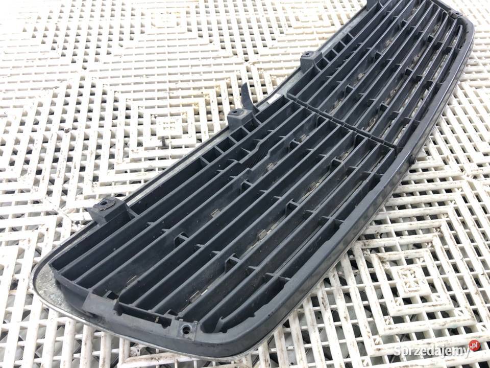 ATRAPA GRILL MERCEDES W203 0007 2038800483 Kombi