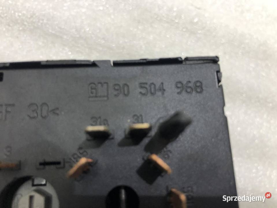 WŁĄCZNIK ŚWIATEŁ OPEL VECTRA B 90504968 osobowe wielkopolskie sprzedam