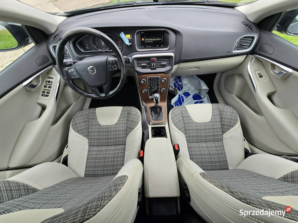 Volvo V40 ledRDesignBezwypadkowy II 2012 Białogard