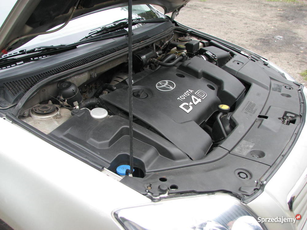 Toyota avensis Hatchback 20 D4D diesel welurowa tapicerka