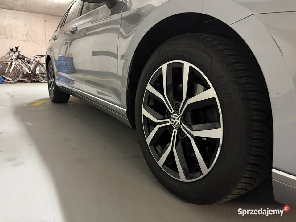 VW Passat B8 kombi 2017 benzyna 18 automat mazowieckie