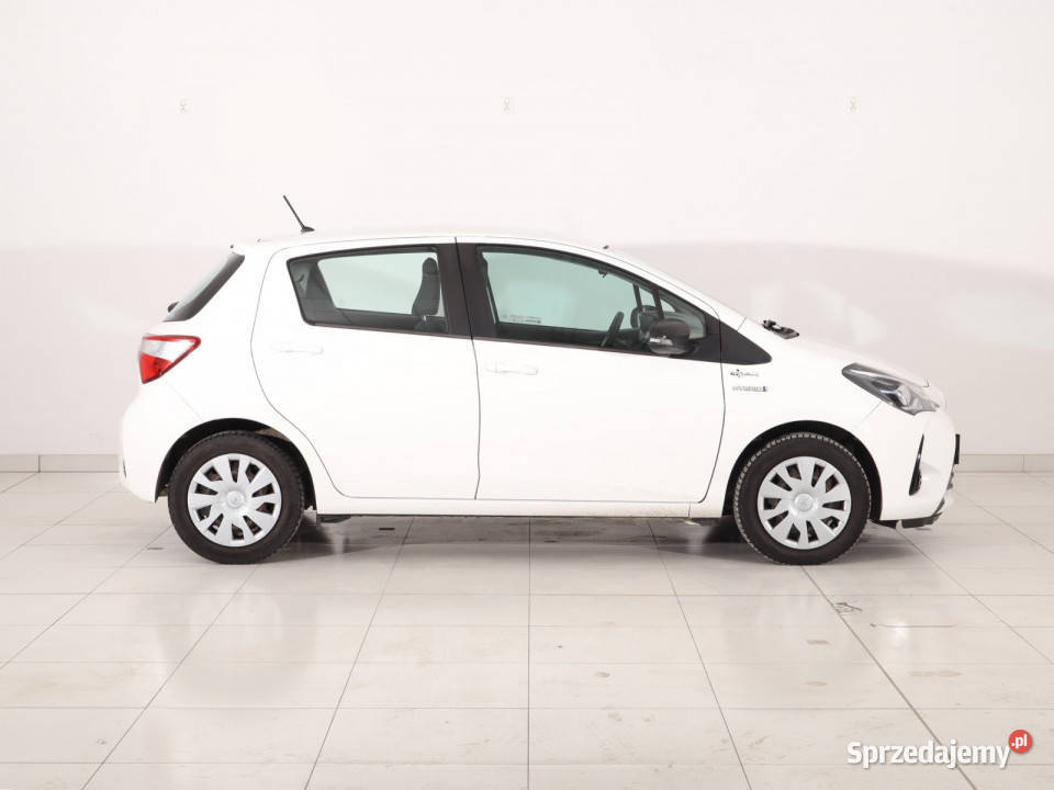 Toyota Yaris 15 Hybrid Hatchback Piaseczno