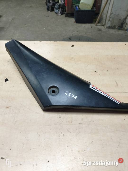 Yamaha TZR 50 prawy boczek pod siedzeniem Łubno