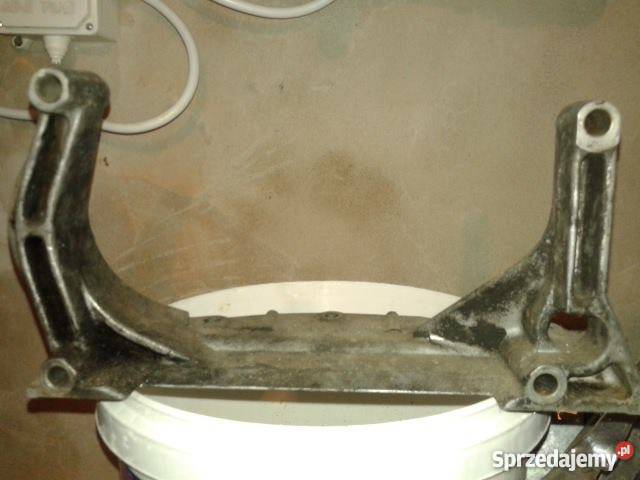 ŁAPA podpora skrzyni AUDI 80 B4 19 tdi 9194