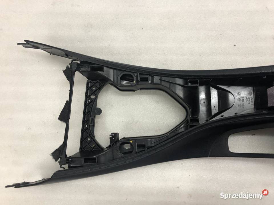 TUNSEL ŚRODKOWY PODŁOKIETNIK 7153713 BMW E90