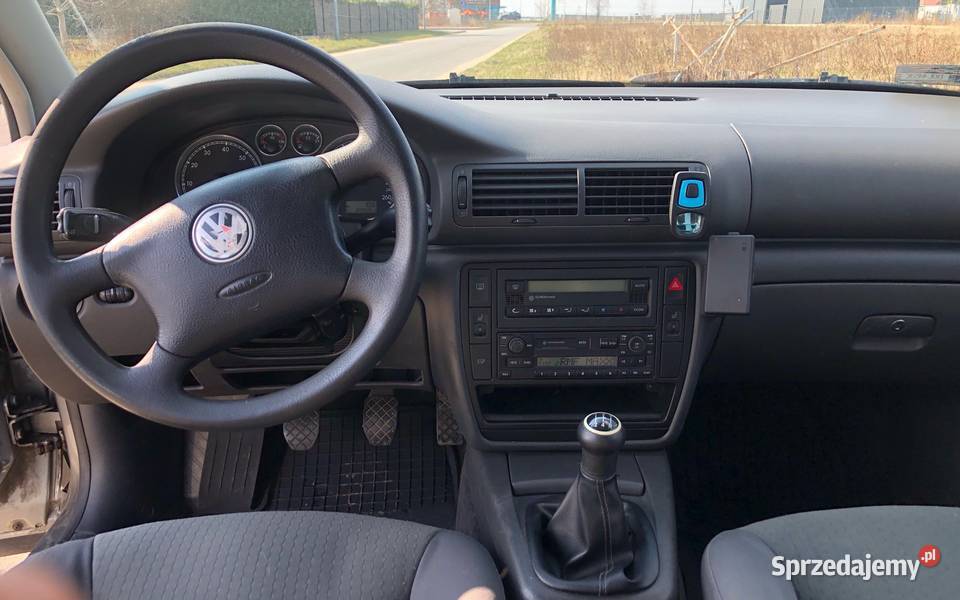 Sprzedam VW Passata B5 silnik 16 102 bez gazu manualna Oleśnica