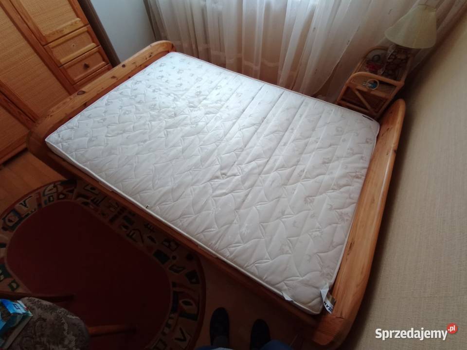 Łóżko drewniane z materacem Szczecin