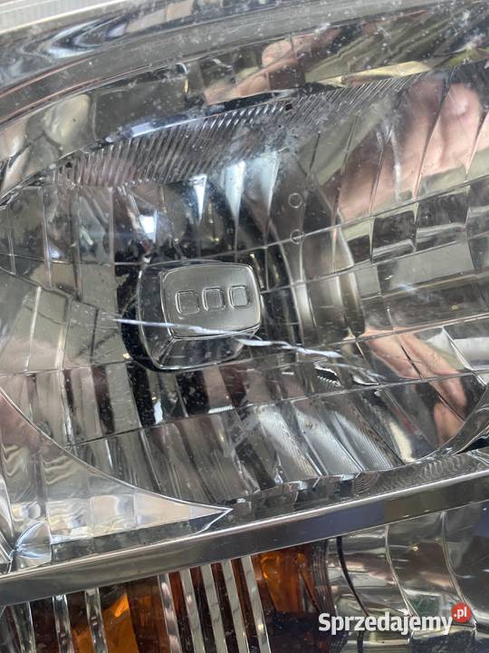 Nissan Navara D40 lampa lampy przód używane Pruszków sprzedam