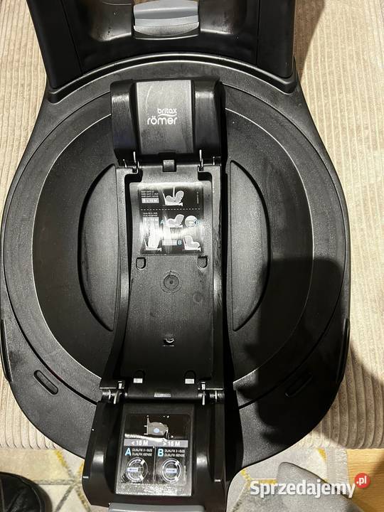 Foteli do auta z bazą Britax