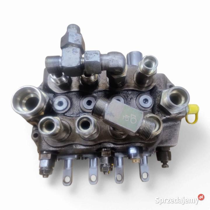 Rozdzielacz 124187 10A400011 224720 Manitou MLT Wilkowo sprzedam