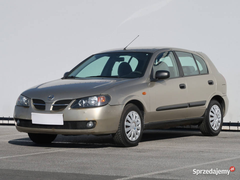 Nissan Almera 15
