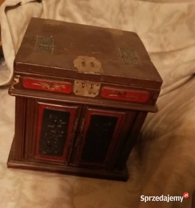 Zabytkowa szkatułka na biżuterię Grodzisk