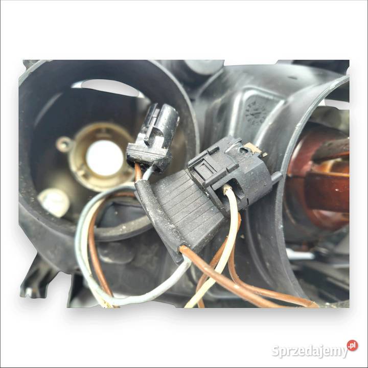 LAMPA PRAWA Saab 93 93 II 20022007 przednia osobowe lubelskie