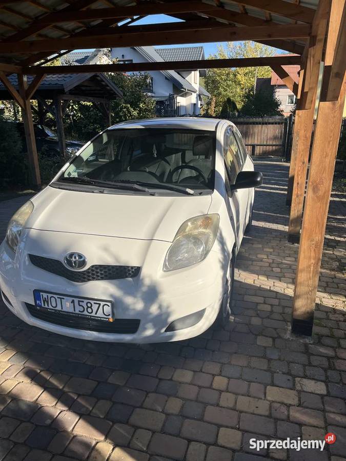 Toyota Yaris II biały Glina