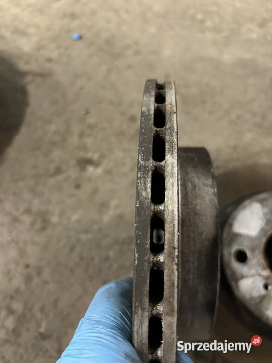 Tarcze klocki przód toyota yaris I 234 mm osobowe Kęty