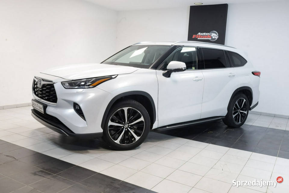Toyota Highlander ExecutiveSalon PolskaI asystent pasa ruchu